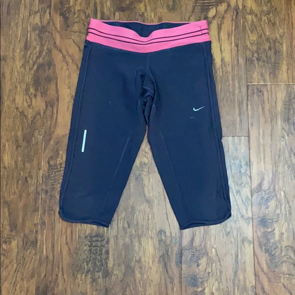 Capri length active leggings